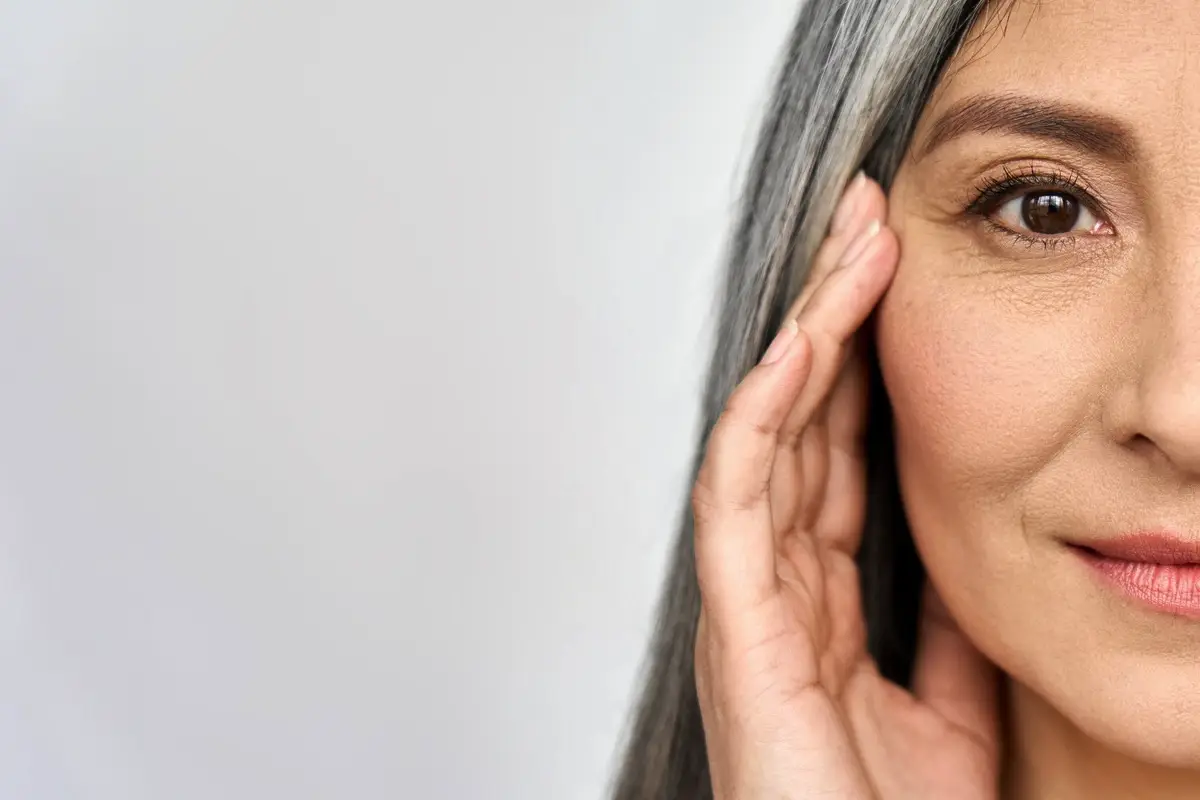 Ne le starost: Najboljše pomlajevalne procedure za ženske 50+ po nasvetu kozmetologa