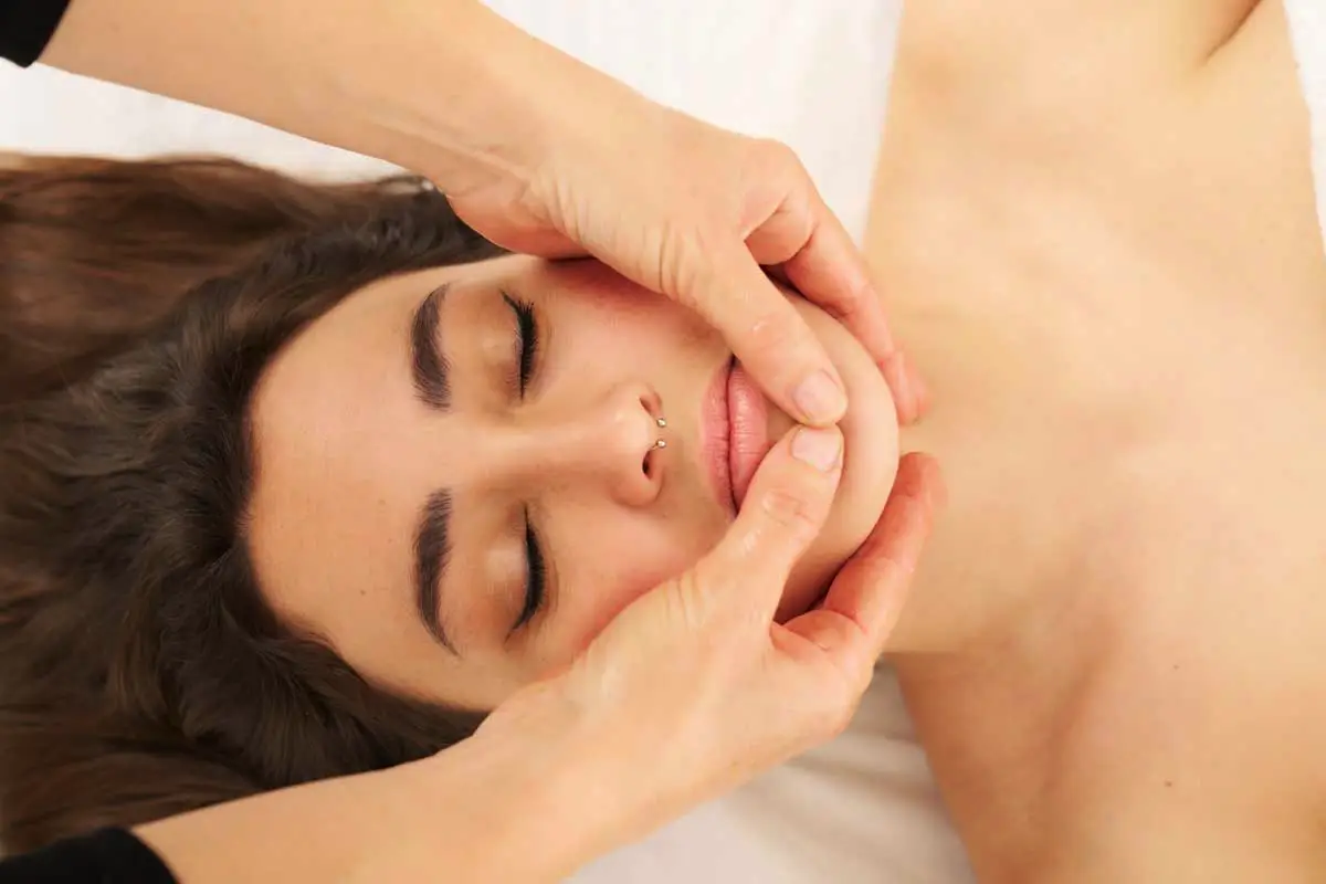 Kako zmanjšati ličnice: 7 načinov in nasveti strokovnjakov