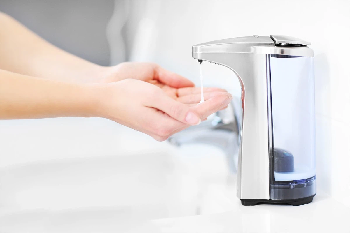 Poslovite se od klasičnega dozatorja za milo: trend 2026 za elegantno in udobno kopalnico