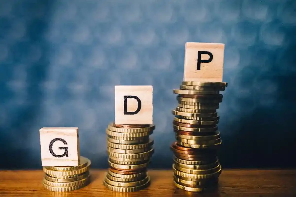 Slovenija 2025: kako bo BDP zrasel za 2 %, kljub globalni krizi