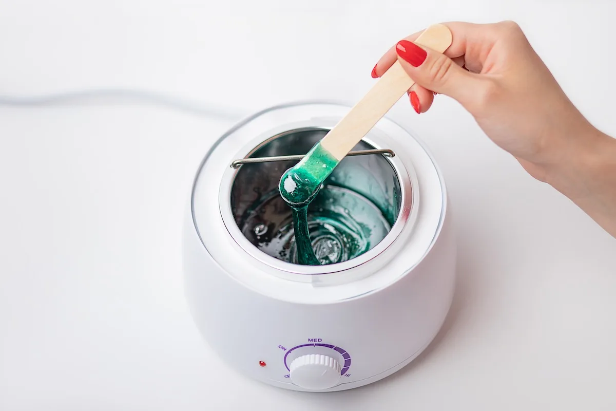 Čiščenje depilacijskega voska: preprost gospodinjski trik za brezhiben dom