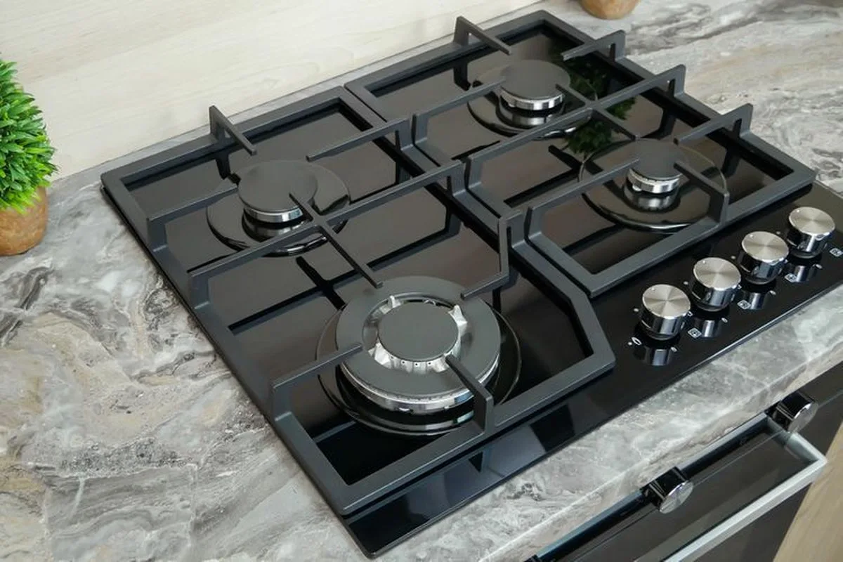 Poslovite se od lepljivih madežev na kuhinjski rešetki: Čiščenje z dvema sestavinama