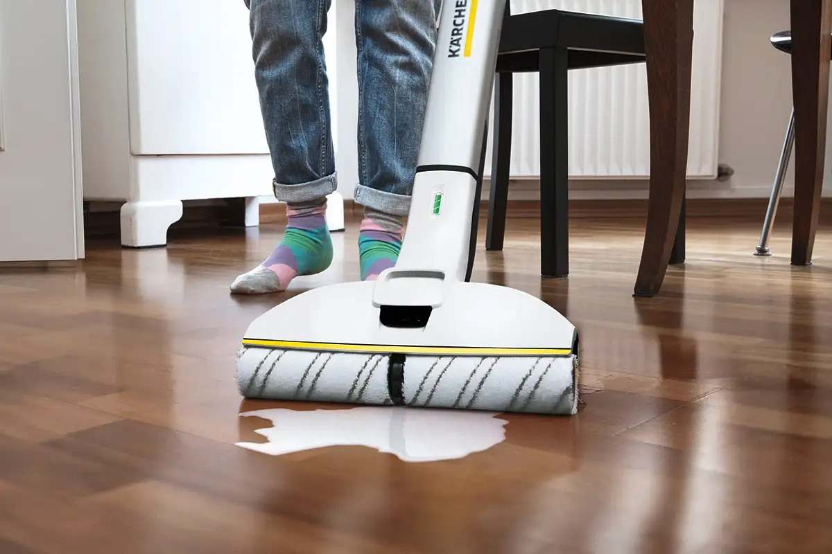 Pozabite na vedro in krpo: nova alternativa za čiščenje tal brez napora