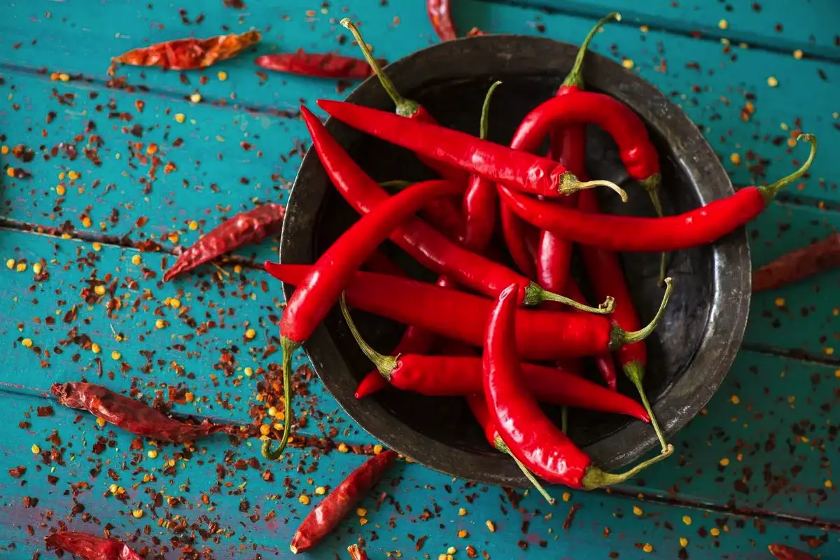 6 preprostih dodatkov za bolj zdravo črevesje: Okus, ki krepi prebavo