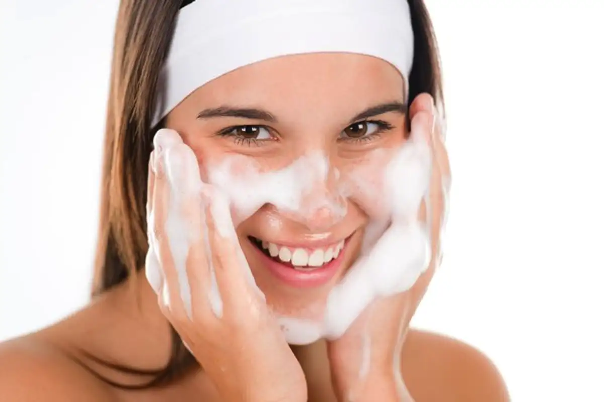 Kako doseči sijočo kožo: Domači triki za naraven sijaj iz notranjosti
