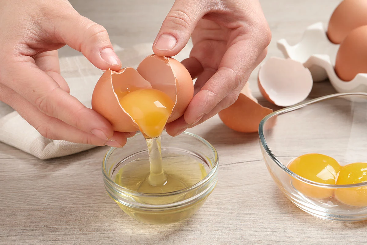 Jajčne maske za lase: naravni eliksir za sijaj, moč in bujno rast