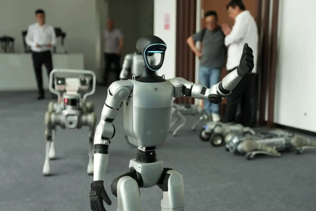 Mali humanoidni roboti po ceni pametnega telefona: kako spreminjajo domove