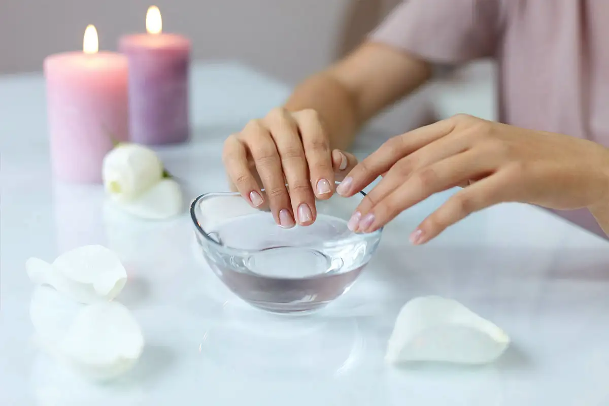 Zvezdni mojstri manikure: 9 navad, ki jih morate pozabiti za vedno