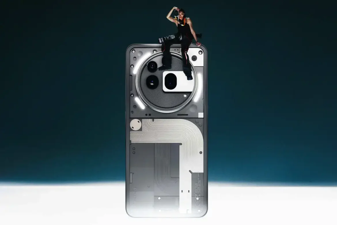 Nothing Phone1 Nothing Phone (3a) Lite: najcenejši pametni telefon z ikoničnim dizajnom in osnovnimi funkcijami