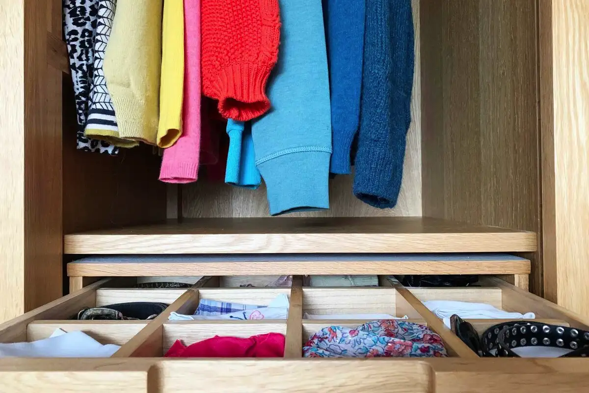 Zakaj ne smete shranjevati športnih oblačil skupaj s spodnjim perilom v isti predal