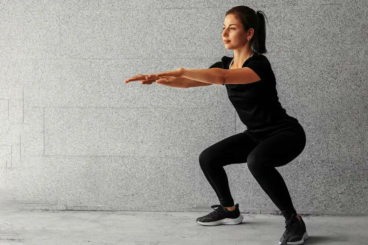 Počepi za hujšanje: 6 dokazanih koristi, ki spreminjajo telo