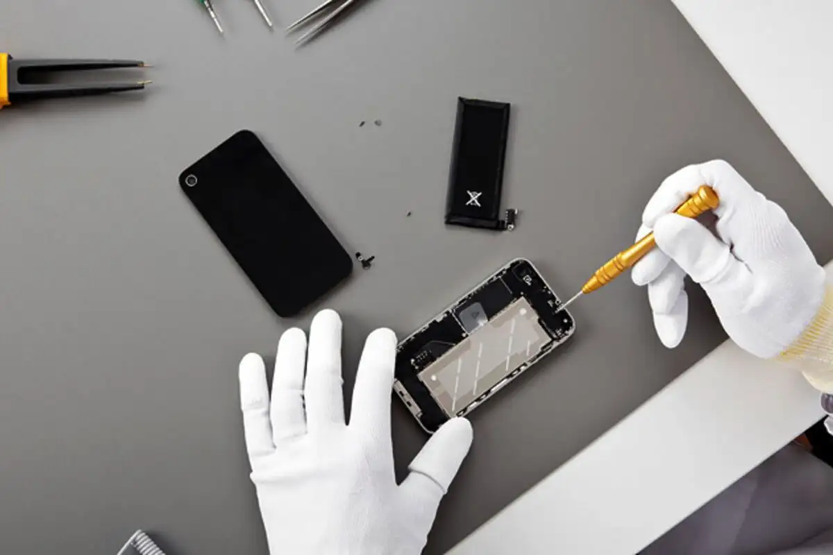 Ali je mogoče popraviti iPhone z delom iz spletne trgovine: izkušnja blogerja