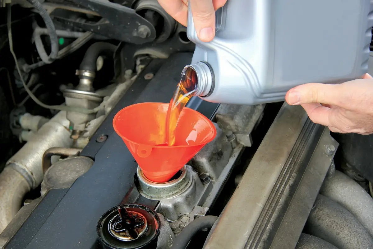 Kako preveriti nivo olja v motorju: Preprosti koraki za dolgotrajno zdravje avta