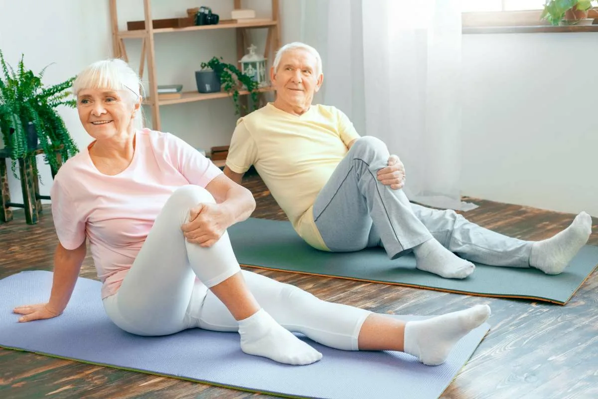 Vaja za starejše: rotacija kolka za močne noge in ravnotežje