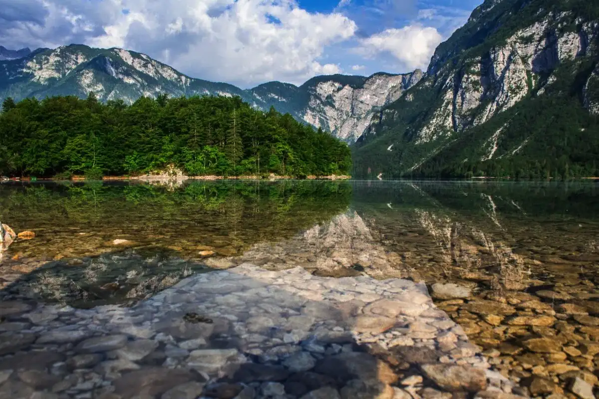 10 Skritih Dragotin: Kraji, Kjer Boste Sami z Naravo!