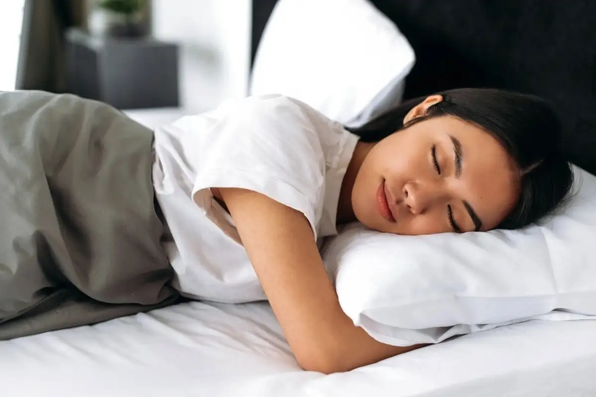 Pravilo "8 ur spanja" je mit: koliko ur spanja res potrebujete