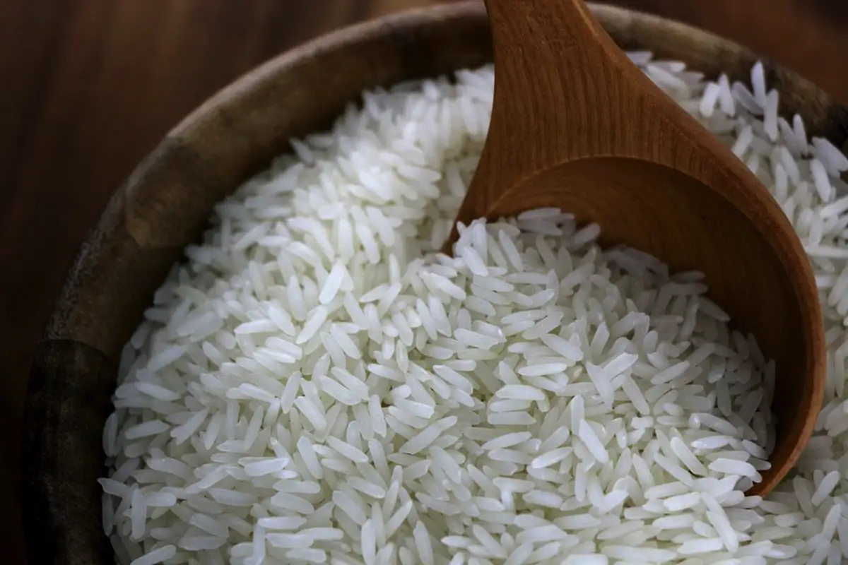 Pospešite sušenje oblačil: Trik z rižem v nogavici