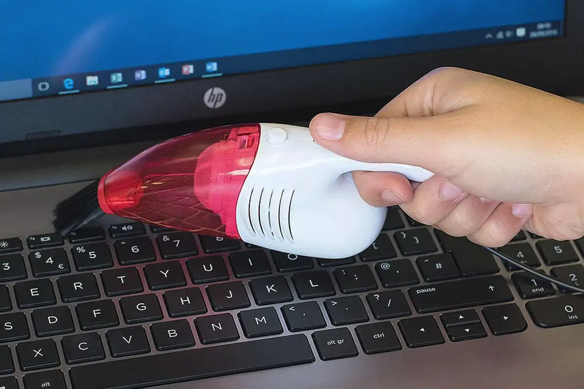 USB-priključki na monitorju: 13 presenetljivih naprav, ki jih lahko povežete