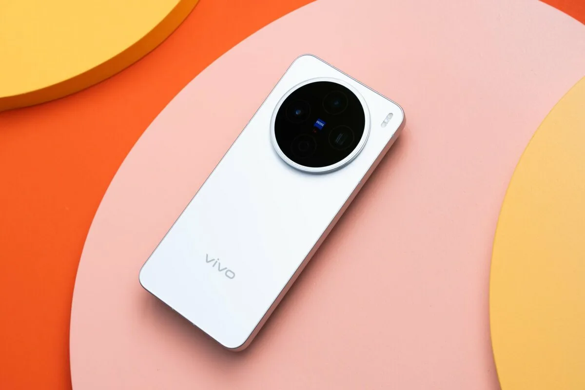 Vivo X300: Kompaktni fotografski mojster z dolgo življenjsko dobo baterije