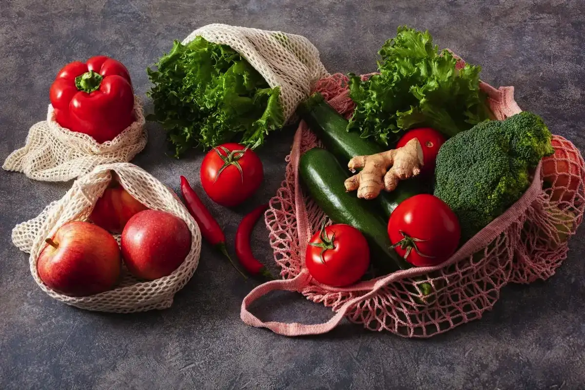 Zakaj se lasje vozlajo in težko razčešejo