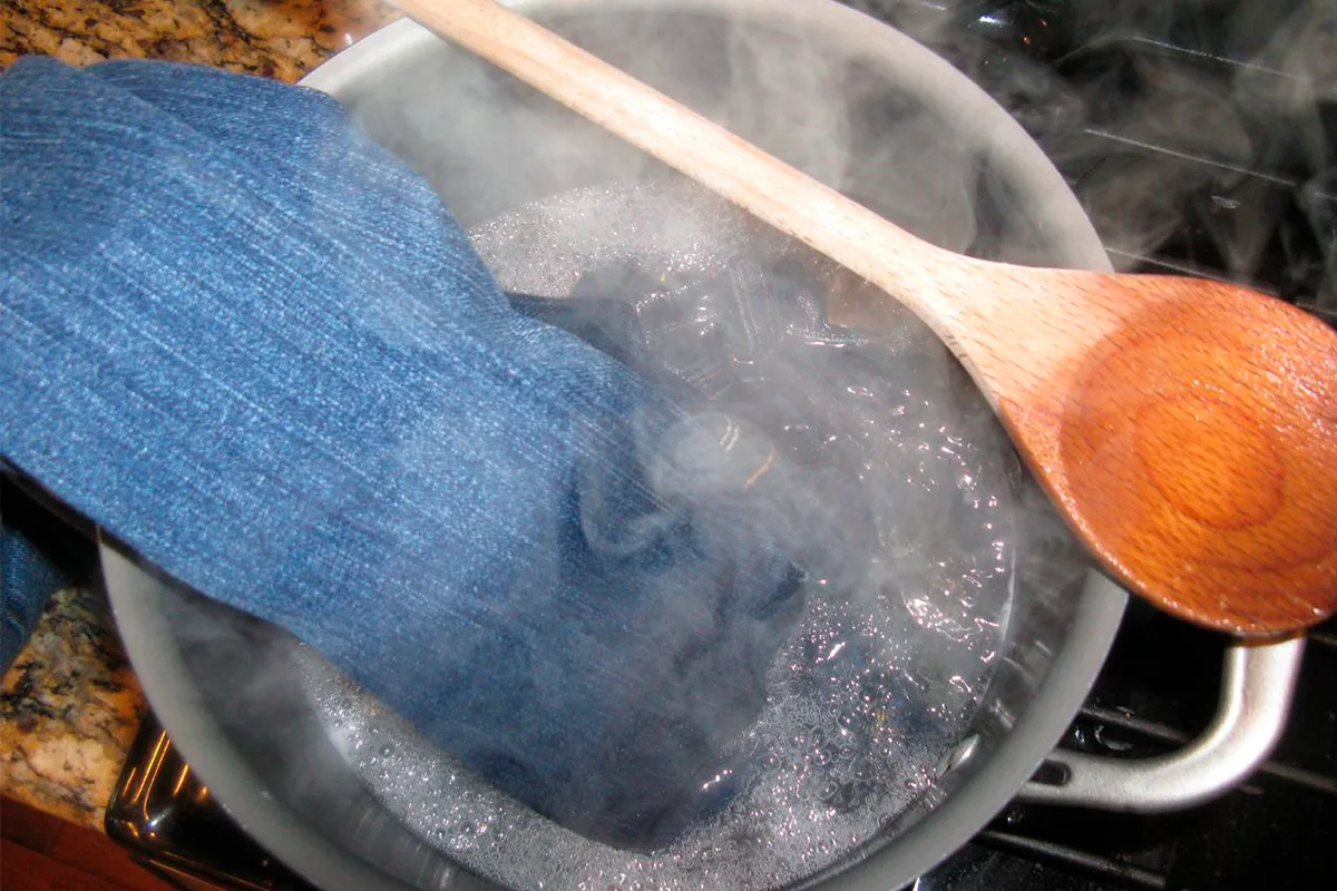 Kako zmanjšati jeans doma: Trije preprosti strokovni načini