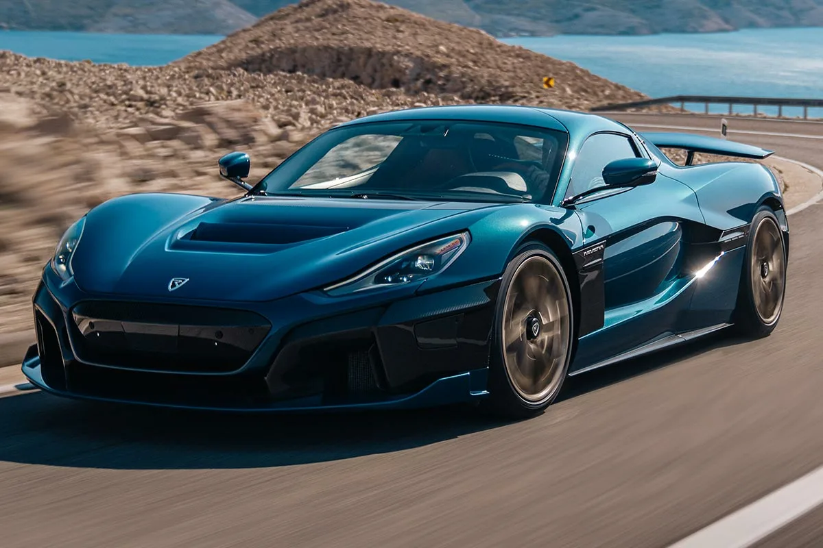 Zakaj 500 km/h še vsaj 15–20 let ne bo dosegljiva meja za navadne smrtnike – celotna, neolesena resnica izza kulis hiperavtomobilov