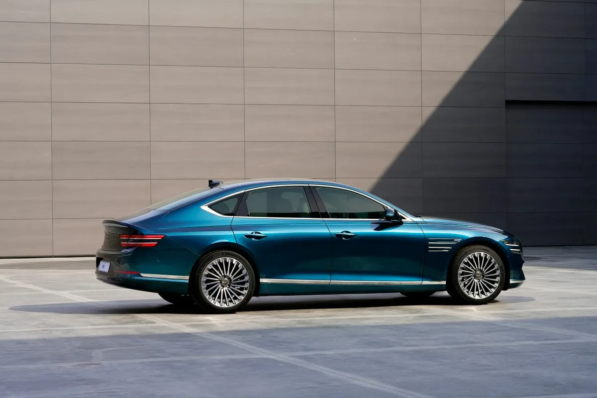 5 električnih avtomobilov, ki jih do 2026 ne boš več mogel kupiti novih – to je zadnji trenutek, da jih uloviš poceni!