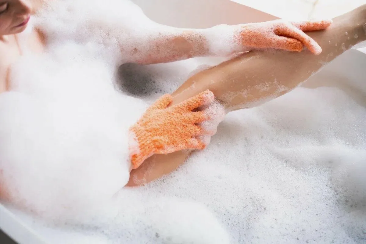 Poslovite se od gobice za prhanje: nova higienska in učinkovita alternativa za nego kože