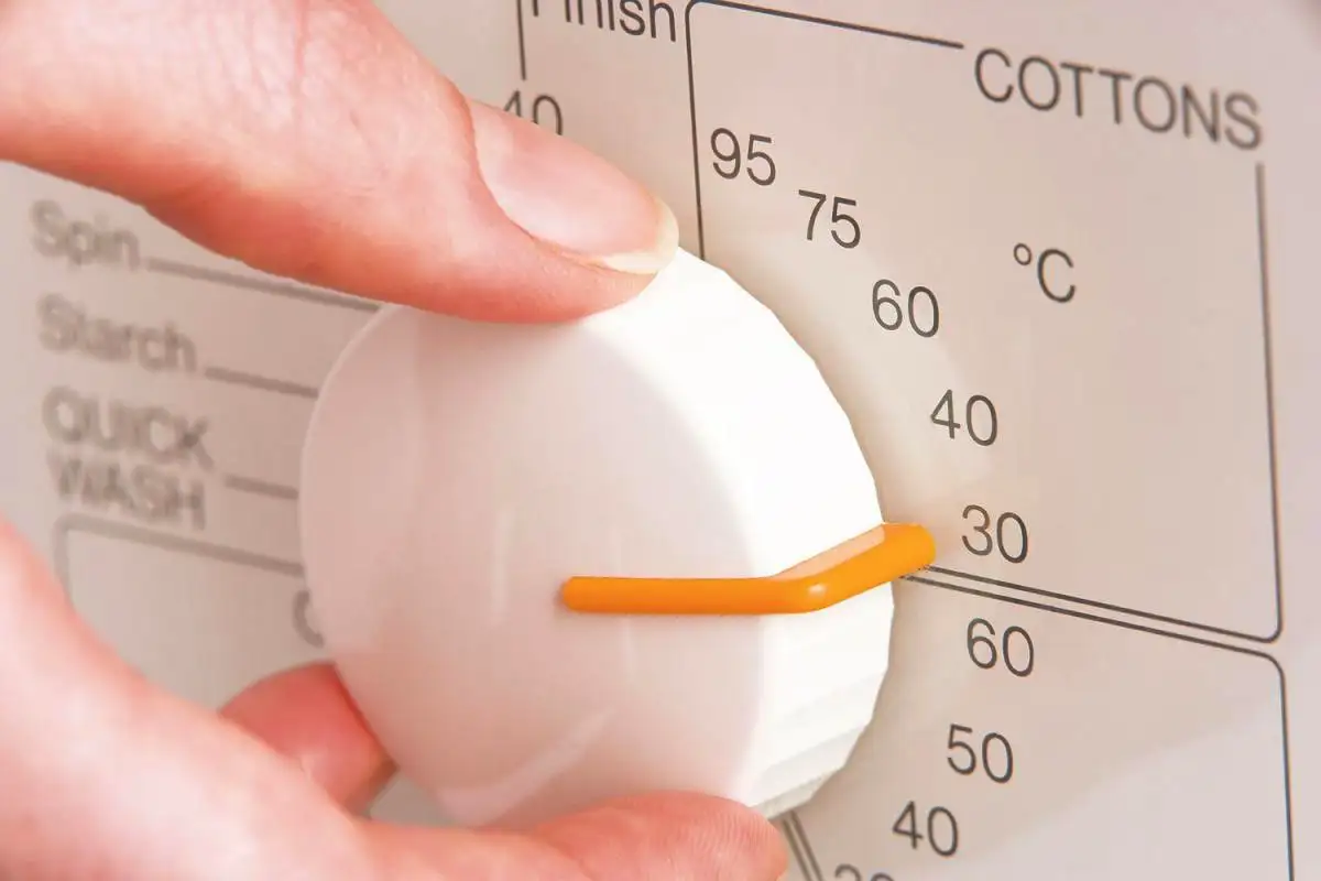 Hladno pranje pri 30 °C: Minus 90 % energije in 50 € letno prihranka v Sloveniji