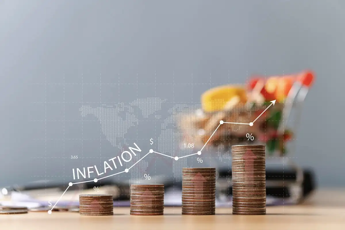 Inflacija v Sloveniji na 2,1 %: Zakaj hrana dražja za 7 %, plače le +5,6 % in kako ljubljanska družina obdrži ravnotežje