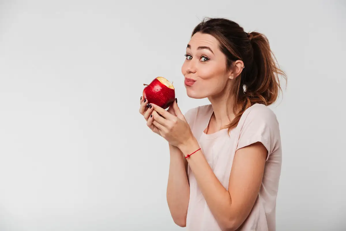 Jabolka ostanejo čvrsta in sveža do 20 dni: ta kuhinjski trik spremeni vse