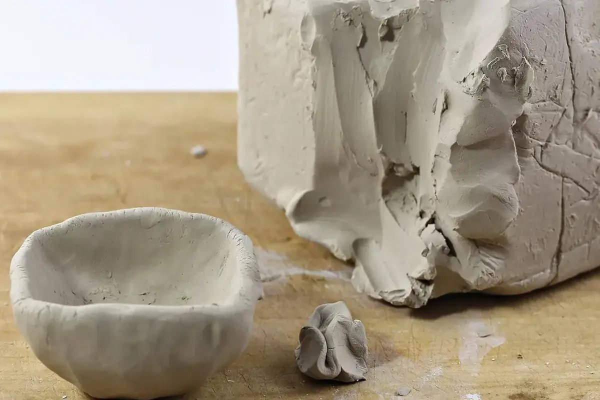 Poslovite se od tradicionalnih lončkov: kako narediti domač lonček, da bodo vaše rastline zasijale