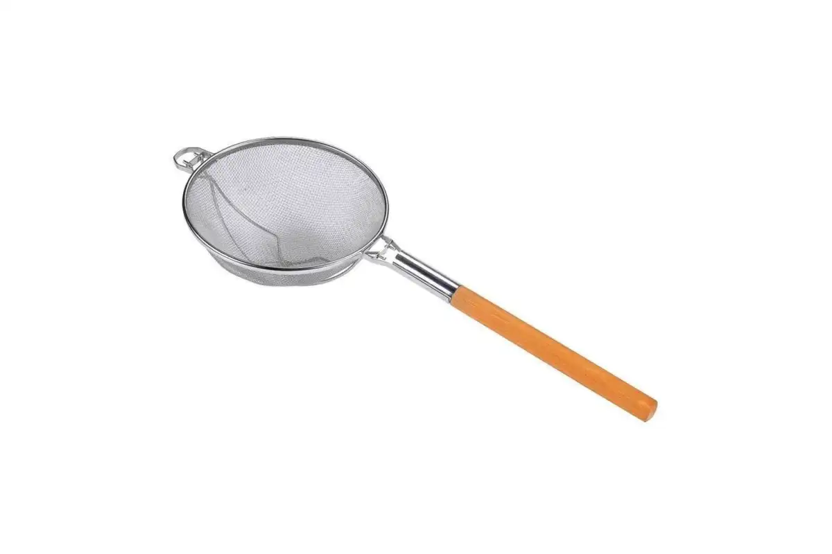 Kako iz starega kovinskega cedila narediti najbolj čudovito sukulento, ki bo živela leta 