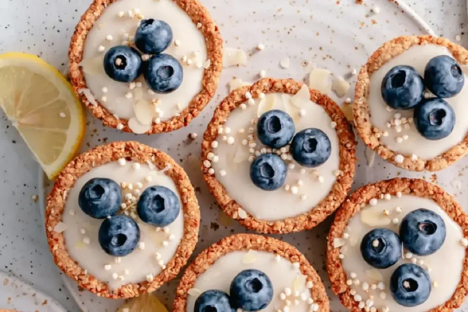 Limonini kolački z borovnicami in limonino glazuro: Brez glutena, polni antioksidantov in okusa