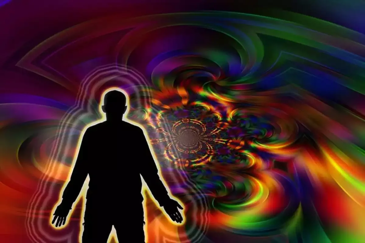 Trije meseci, ki rojevajo ljudi z magnetno privlačnostjo, ki jo čutite na koži