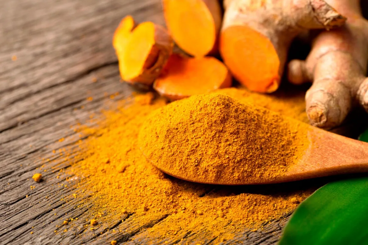 Devet živil, ki delujejo kot naravni zaviralci staranja – in jih lahko ješ vsak dan