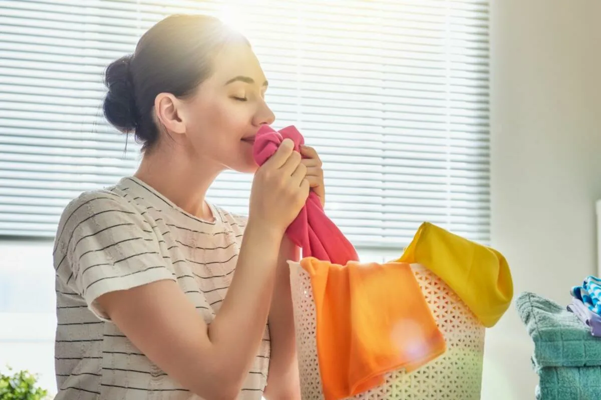 Kako narediti domači parfum za oblačila