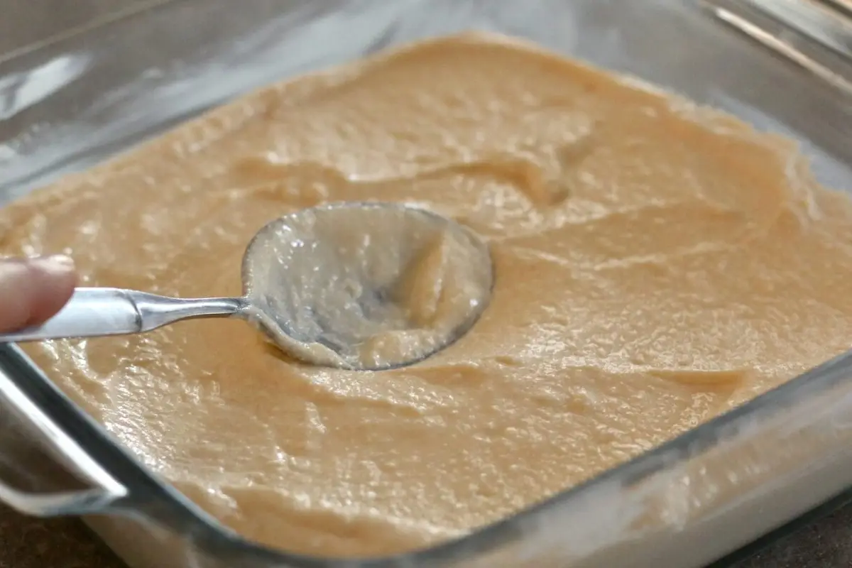 Stroj za potovanje v čas: Nežna skutina torta z zdrobom, kot iz vrtca!