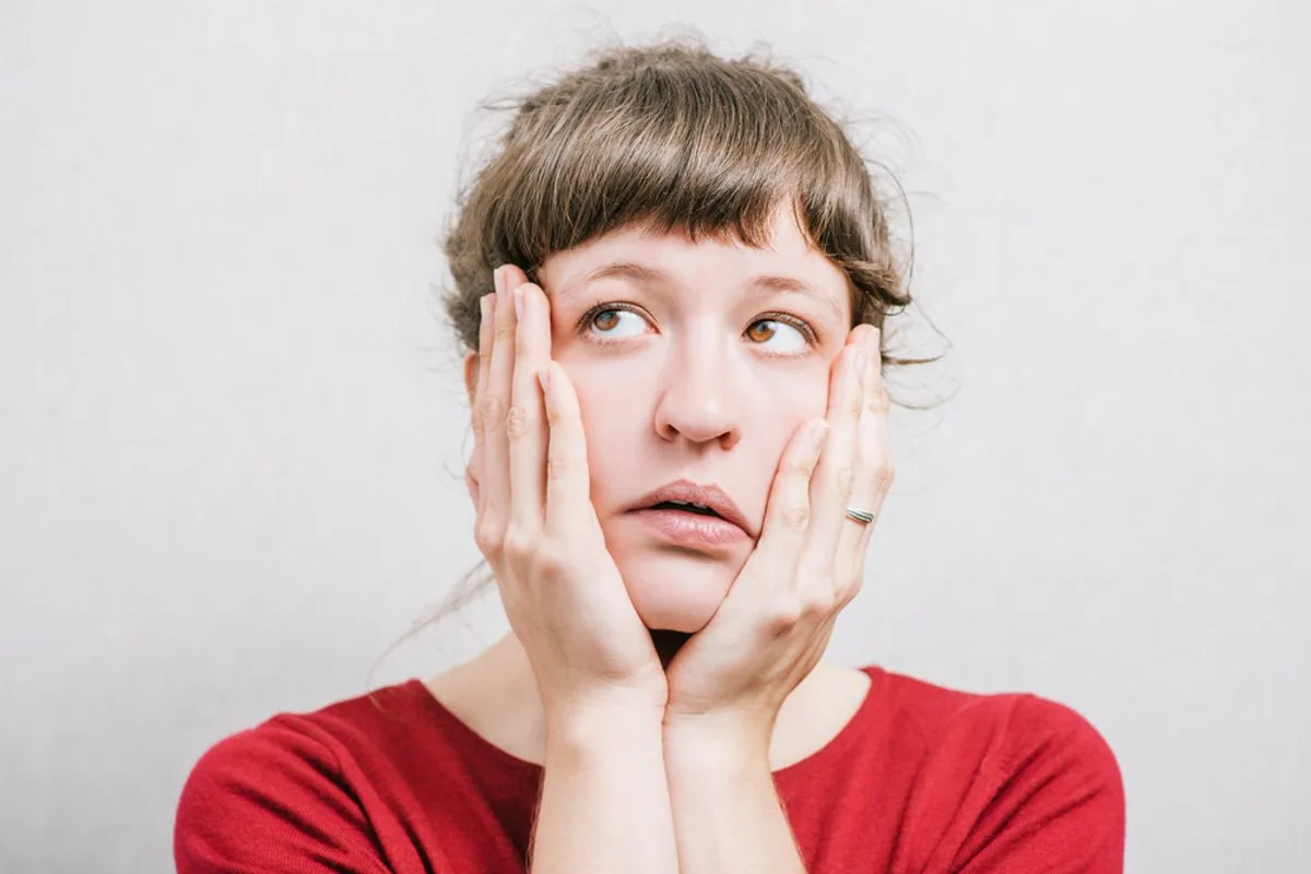 Vsakdo ima občasno čudne misli – kdaj pa postanejo obsedenosti in zakaj so lahko nevarne