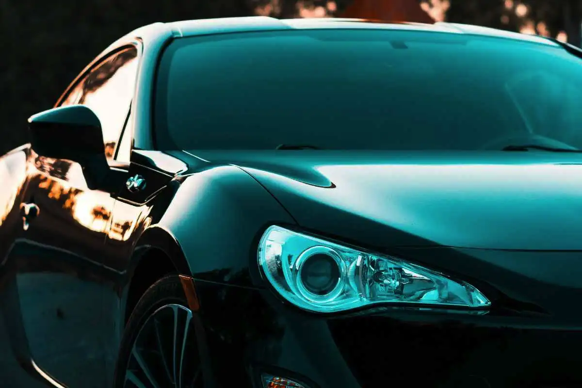 Kako očistiti ptičje iztrebke z avta s sodo bikarbono