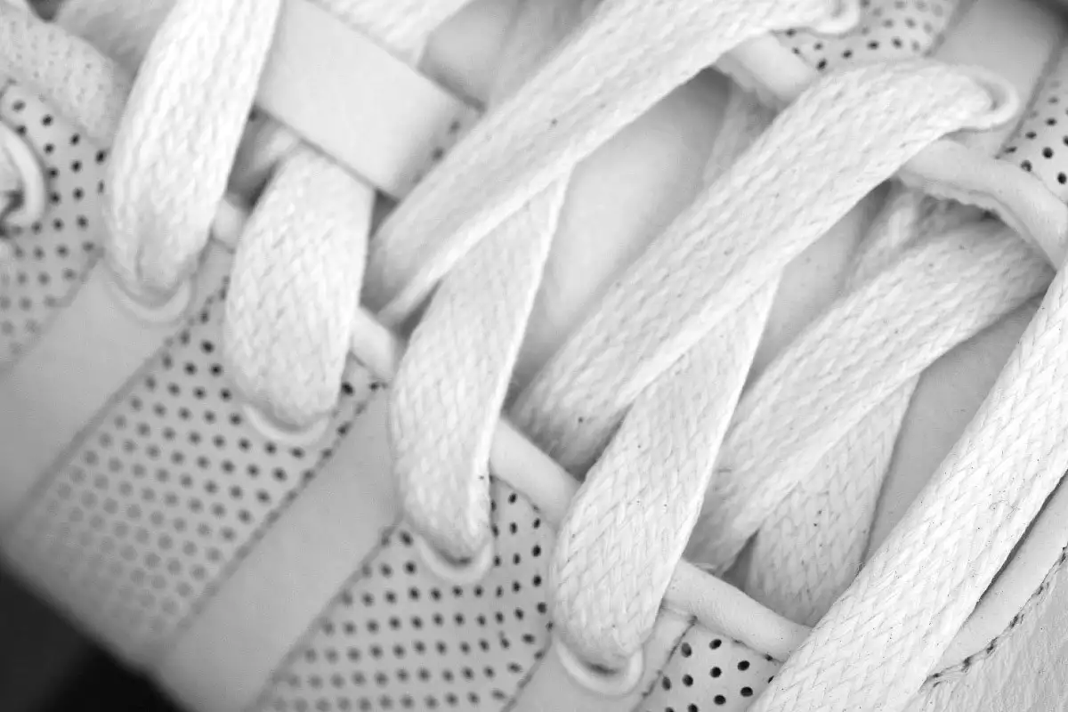 Kako oprati superge v pralnem stroju brez ropotanja in poškodb – 8 korakov do novega videza