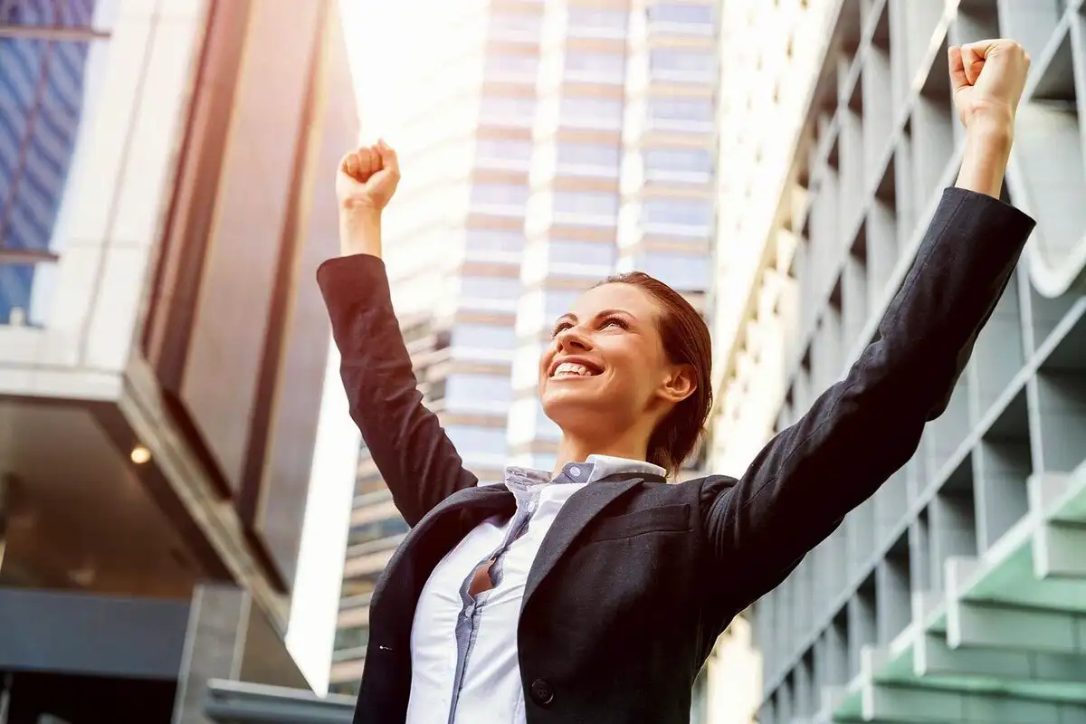 Ni slave ni denarja: kdaj znanost pravi, da je oseba srečna in uspešna