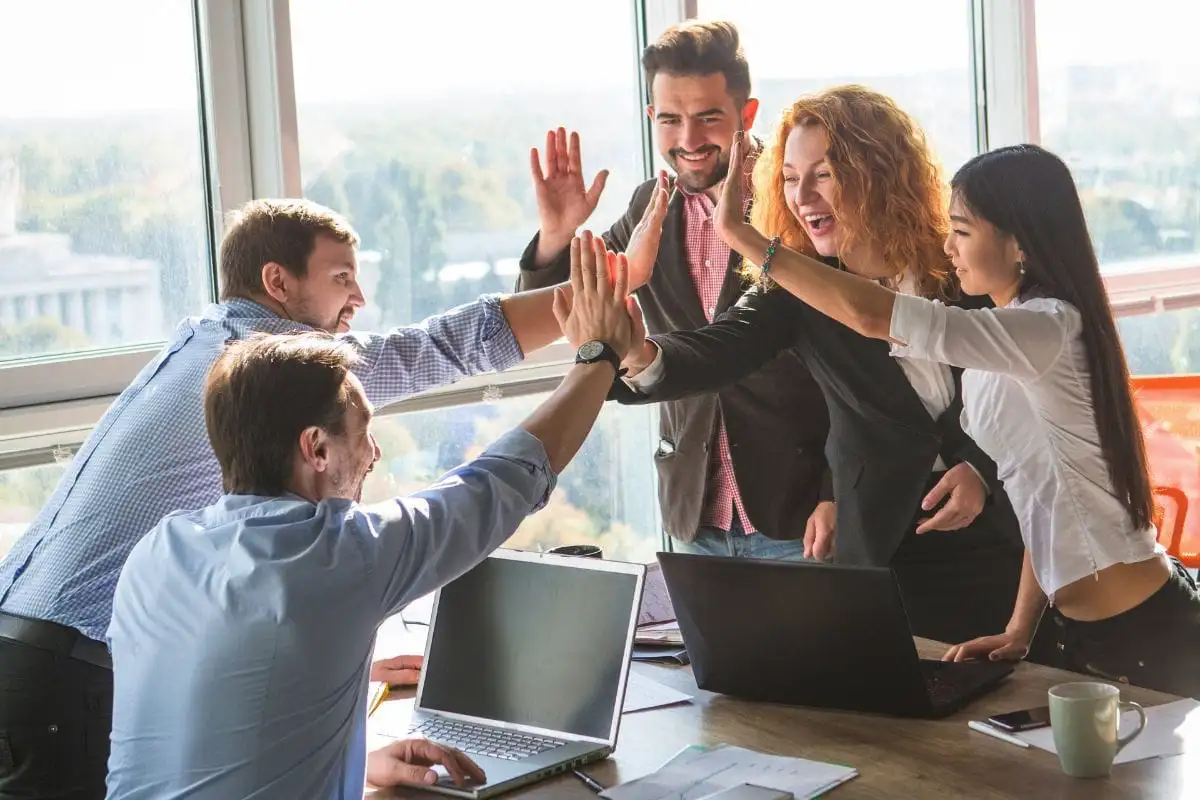 Kaj narediti v petek na delu, da se v vikendu resnično spočijete