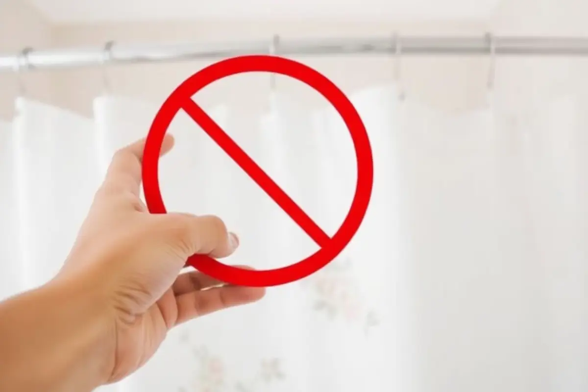 Poslovite se od tuš zavese: 5 modelov tuš kabin, ki bodo trend v kopalnicah leta 2026