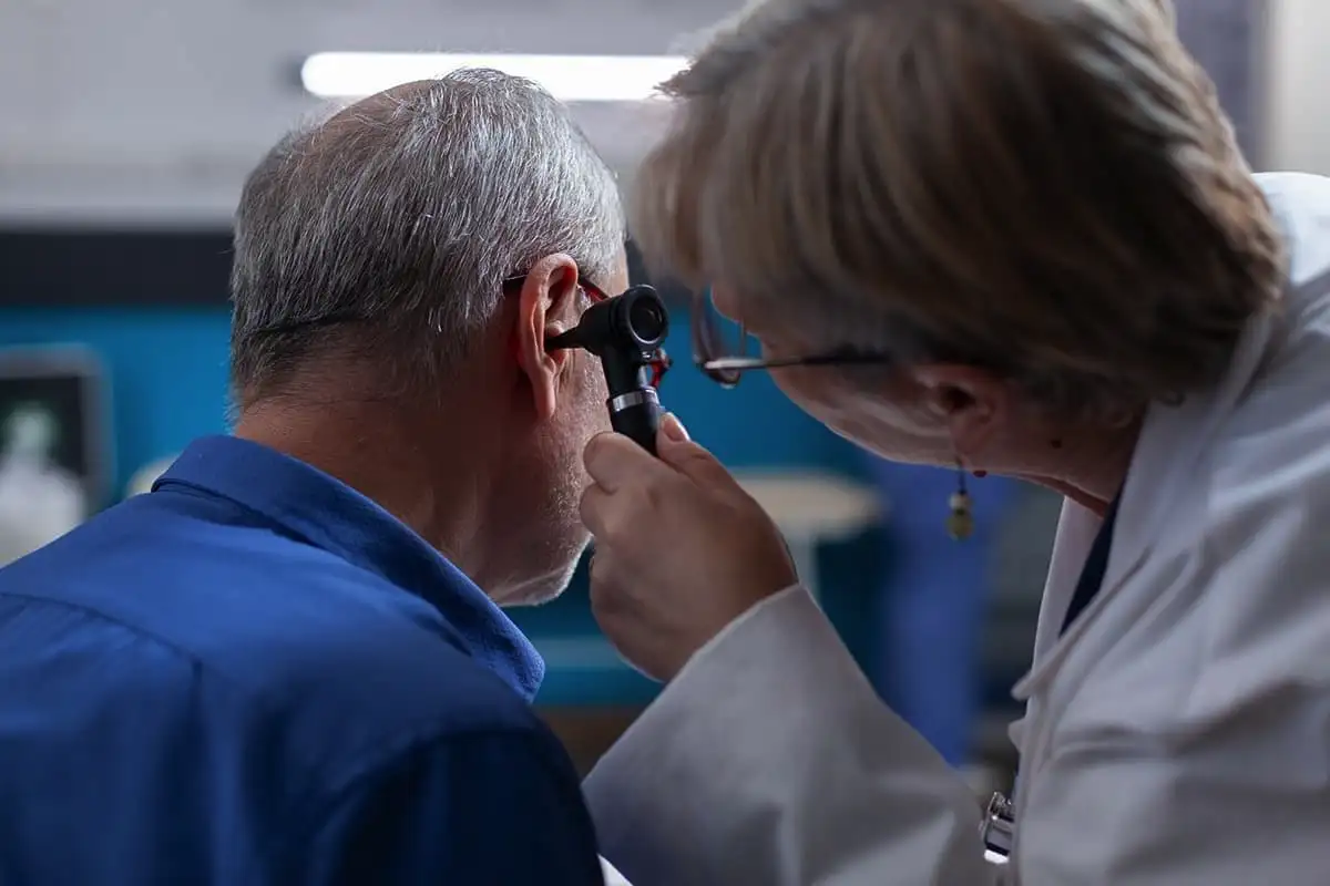 Kaj storiti, če vas prepiha uho