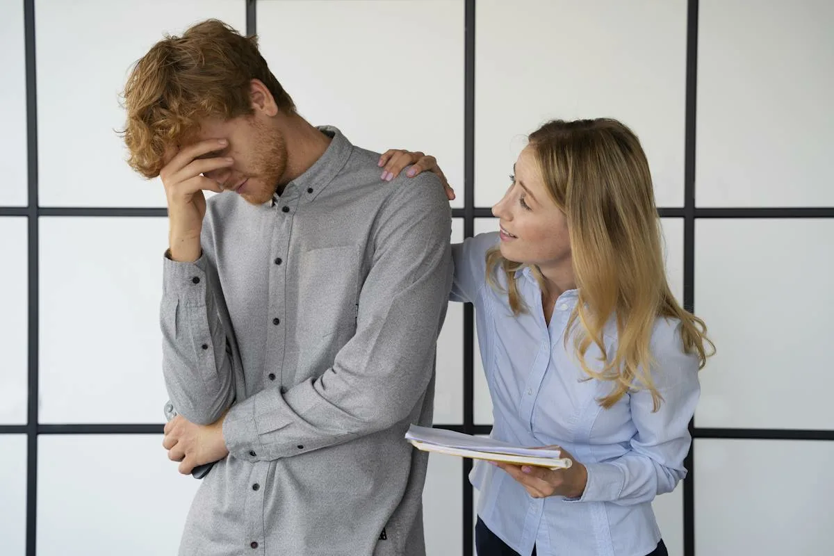 Kako prepoznati sindrom prevaranta v ljubezenskih odnosih in se ga znebiti za vedno