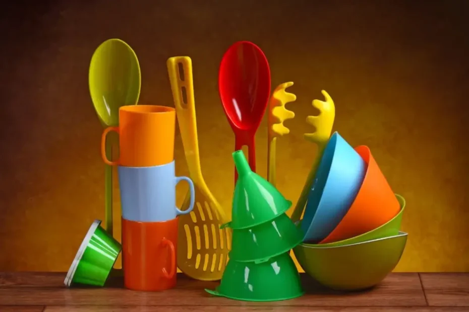 Kako očistiti in razkužiti plastične kuhinjske pripomočke: nikoli več mastnih madežev in neprijetnega vonja