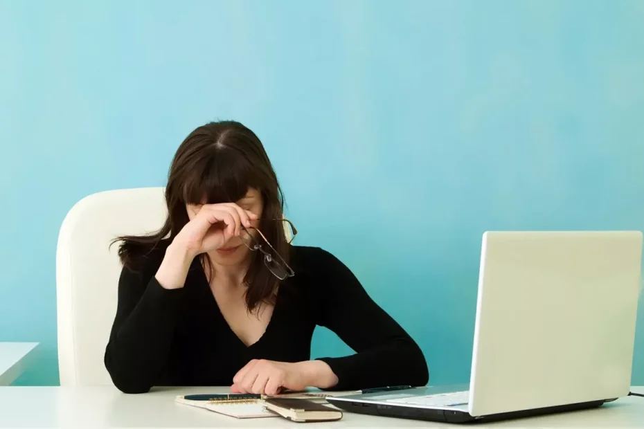 Sindrom izgorelosti: znanstveno pojasnilo, zakaj se vam zdi, da vam življenje uhaja iz rok