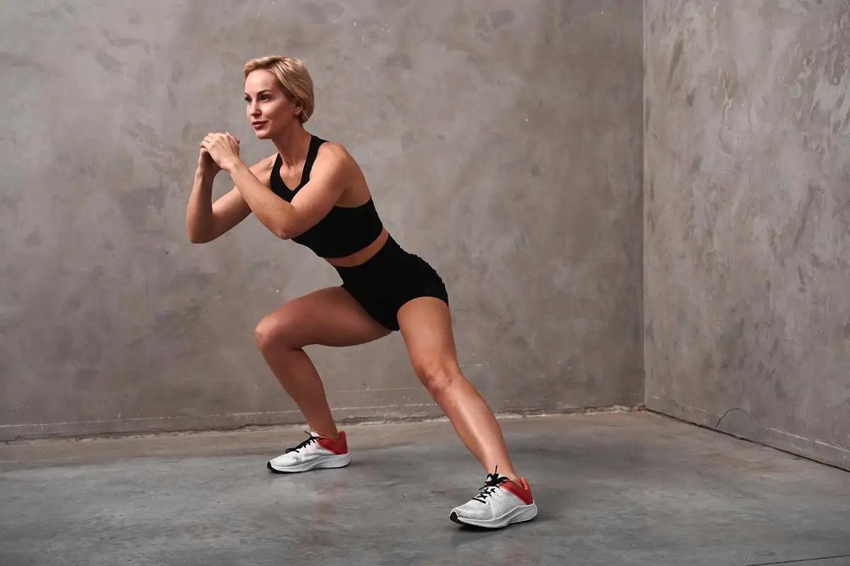 Za reliefne noge in čvrste zadnjice: kako pravilno izvajati stranske izpade?