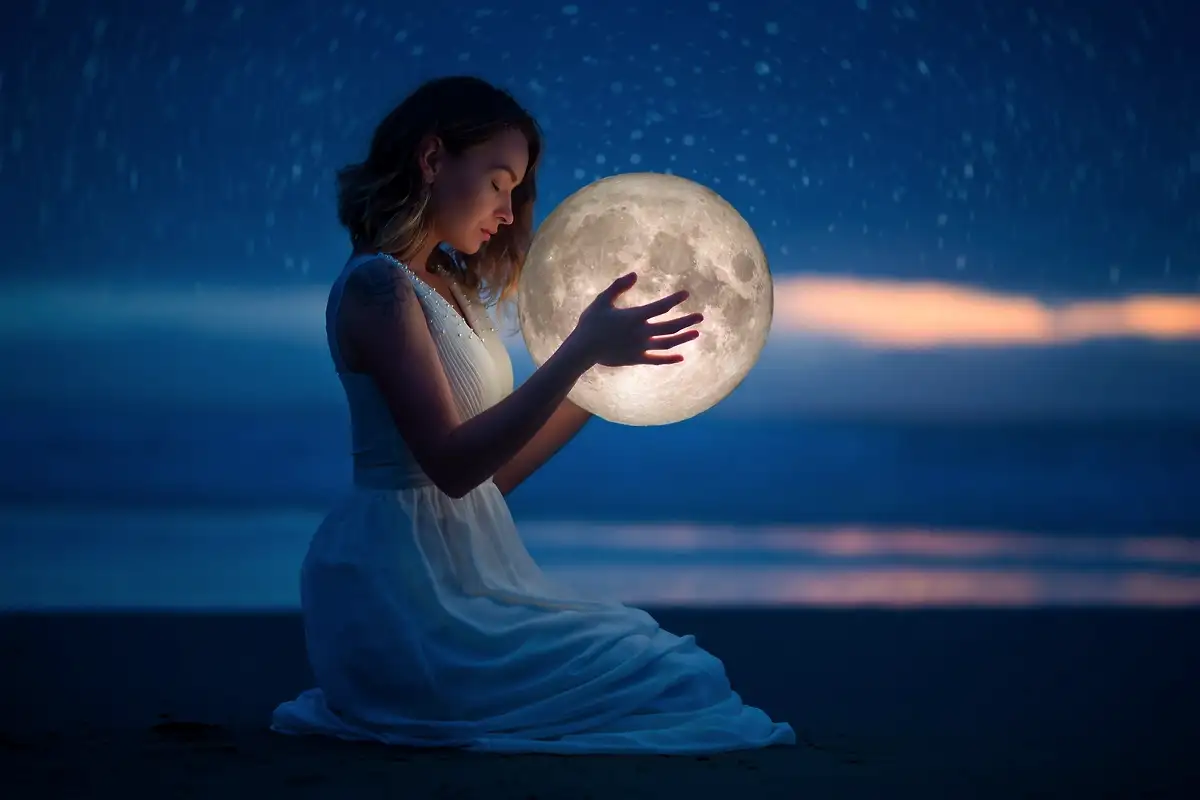 Superluna Castor 5. novembra: ritual z medom, ki v 7 dneh prikliče denar, ljubezen ali mir – naredite ga v 5 minutah pod oknom, brez sveč ali incense